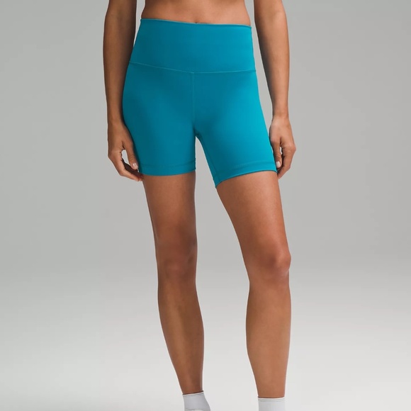 lululemon athletica Pants - Lululemon Wunder Train High-Rise Short 6" - Size 12